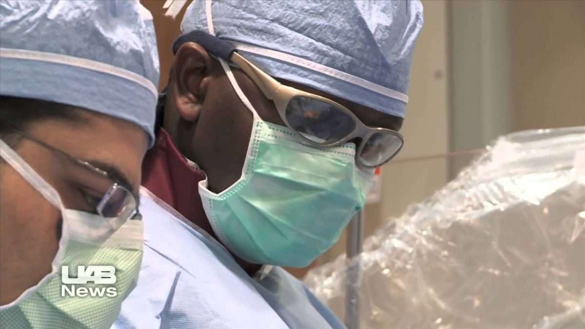 Cardiologists repair leaky heart valves without open